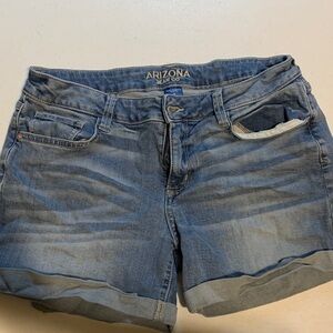 Arizona Jean Company Women's Classic Blue Jean Shorts size 11